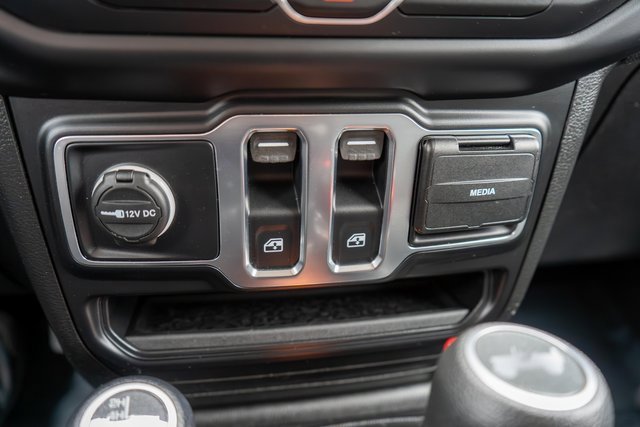 Used 2020 Jeep Wrangler Sport image 23