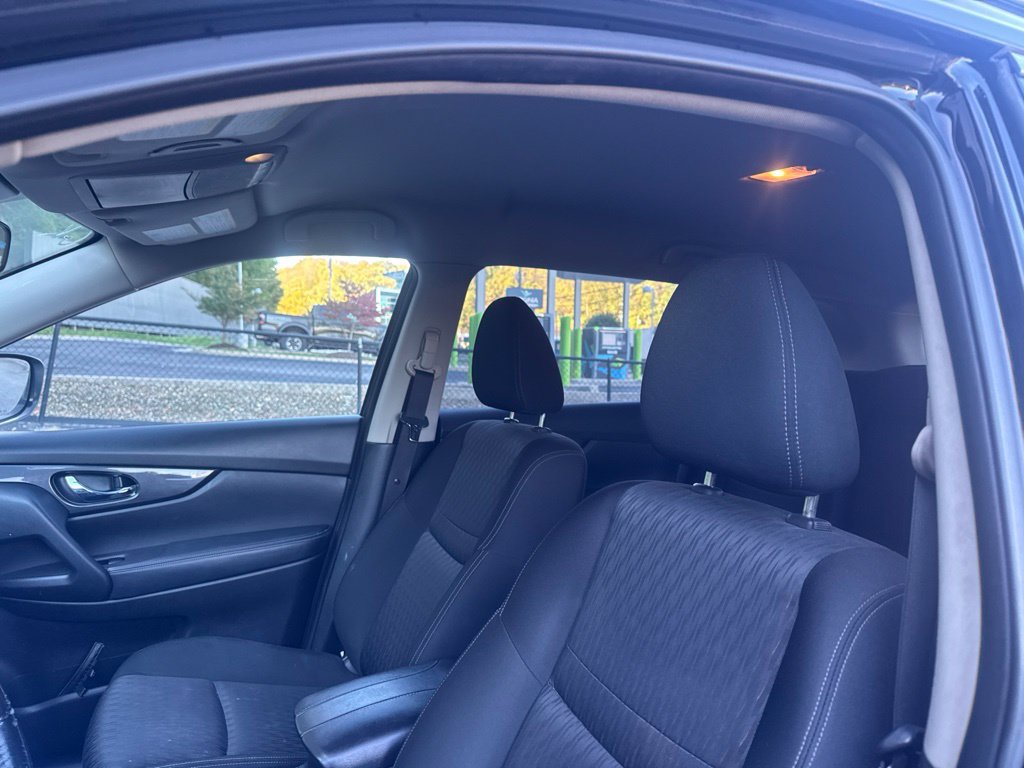 Used 2020 Nissan Rogue SV AWD/4WD image 18