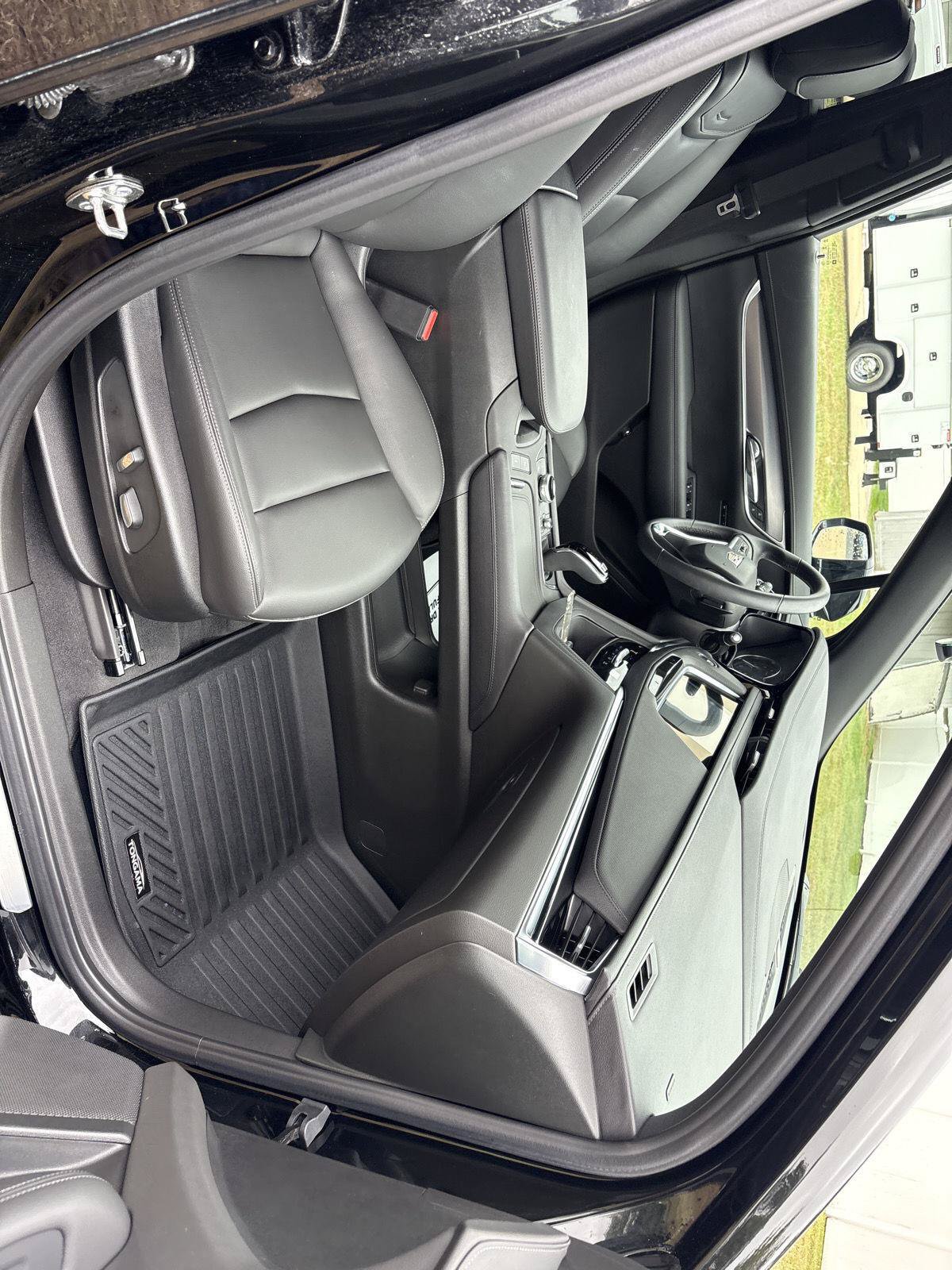 Used 2025 Cadillac XT6 Luxury FWD image 14