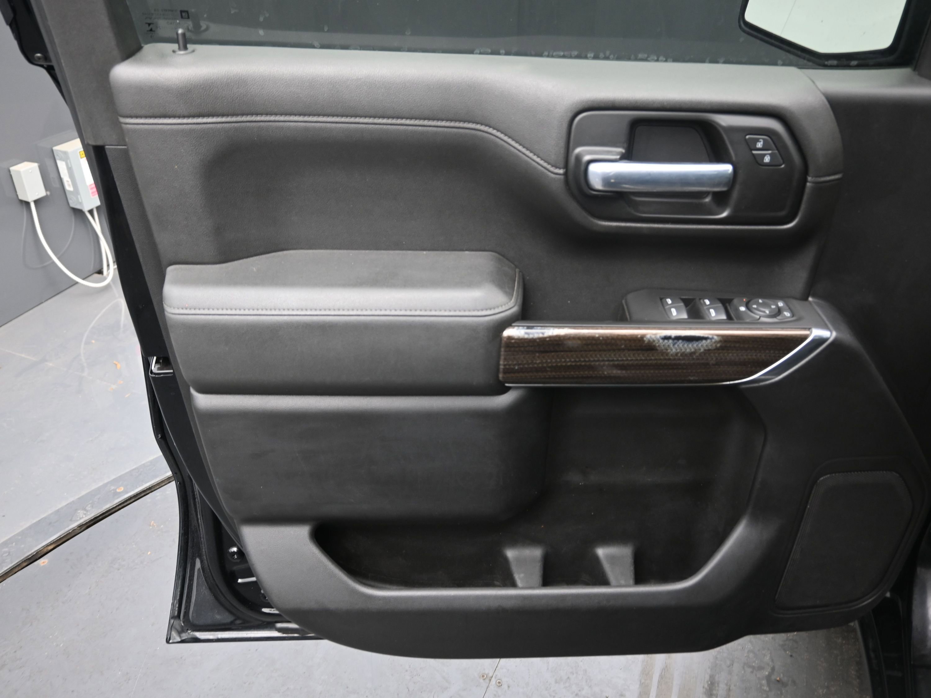 Used 2020 Chevrolet Silverado 1500 LT w/ Texas Edition image 16