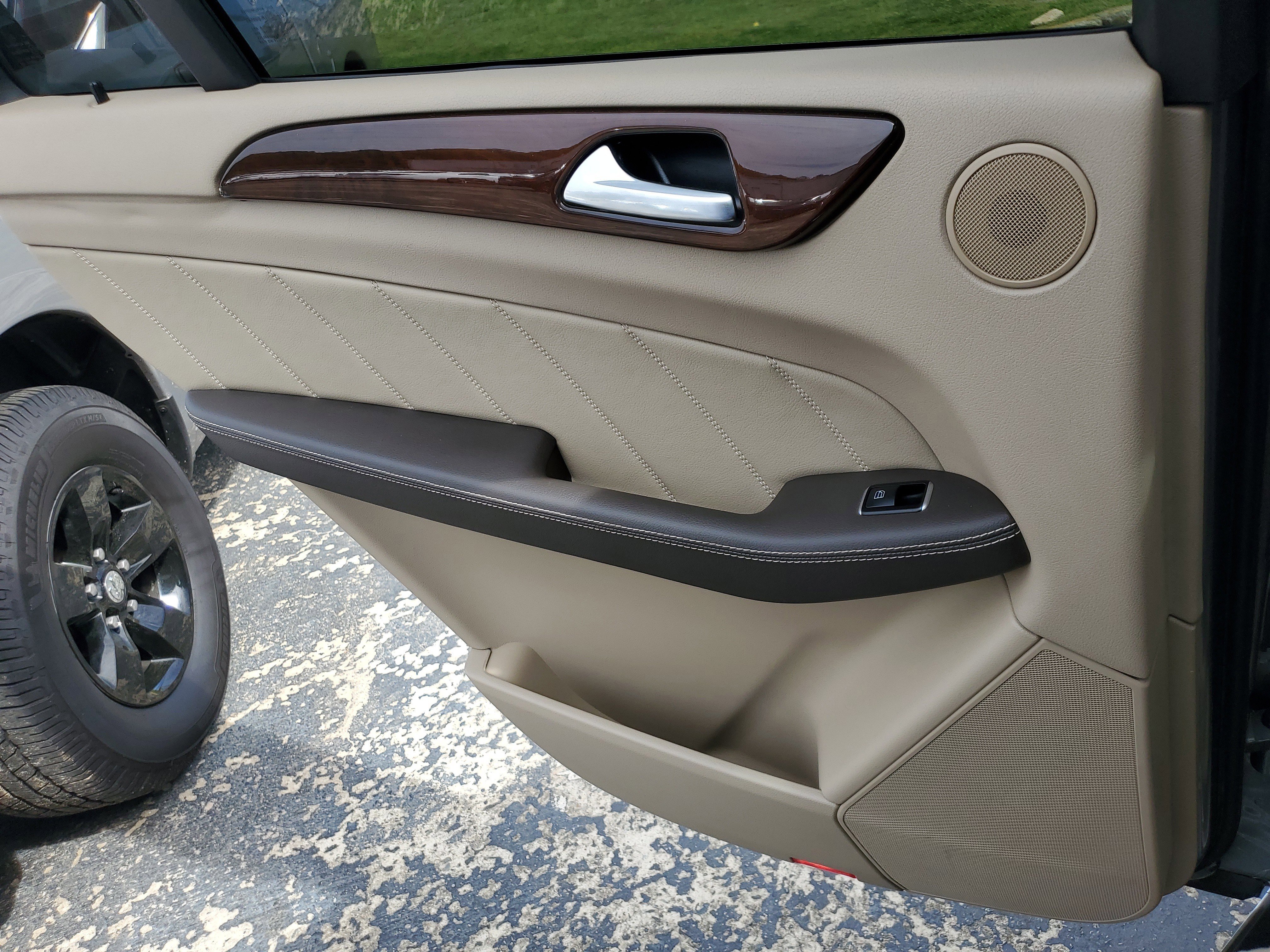 Used 2015 Mercedes-Benz GL 450 4MATIC image 13