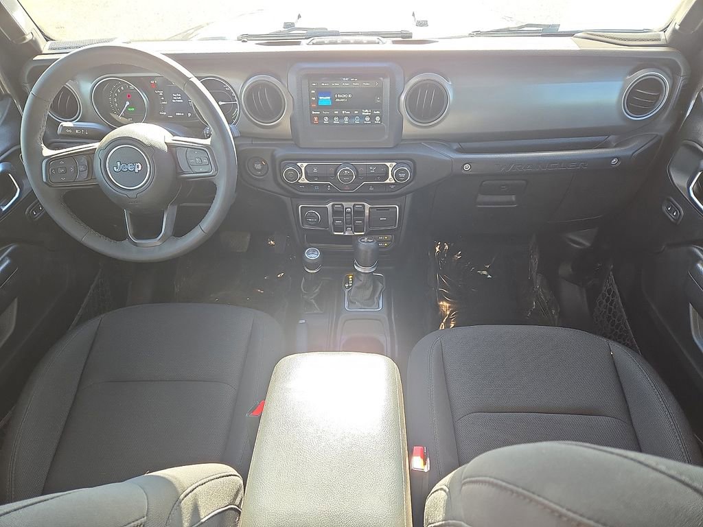 Used 2023 Jeep Wrangler Unlimited image 17