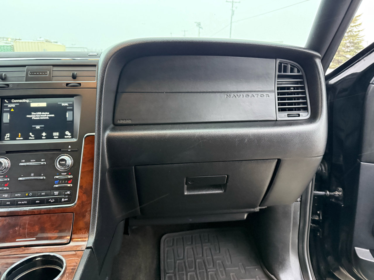 Used 2016 Lincoln Navigator Select image 35