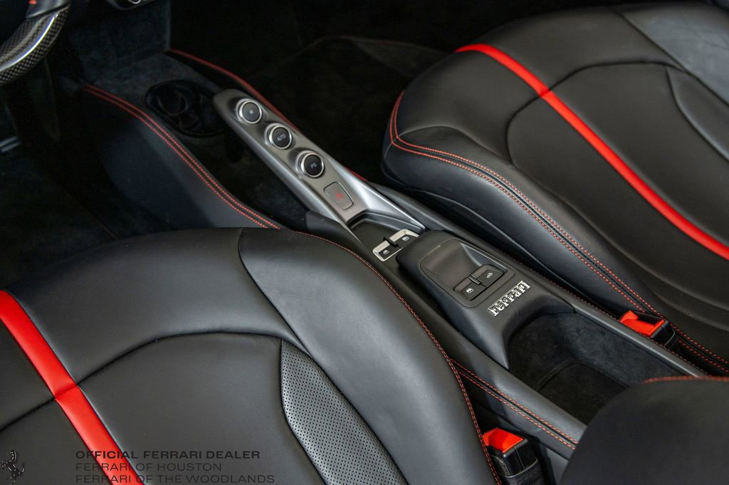 Used 2021 Ferrari F8 Tributo image 15