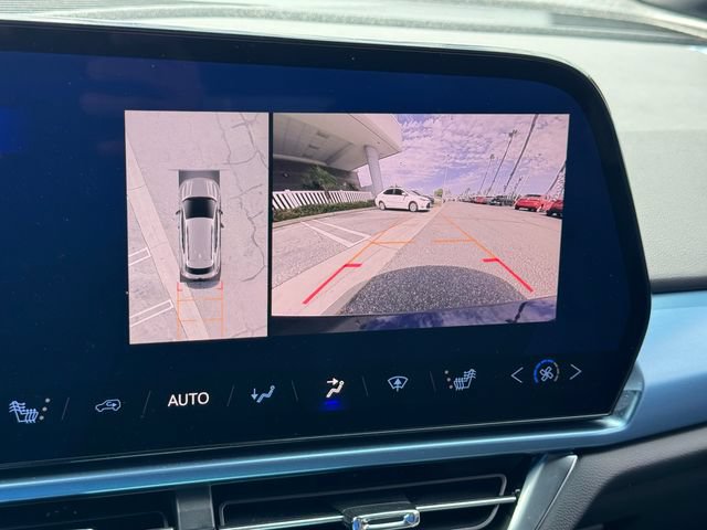 Certified 2024 Chevrolet Equinox EV LT w/ LPO, Blackout Package FWD image 15