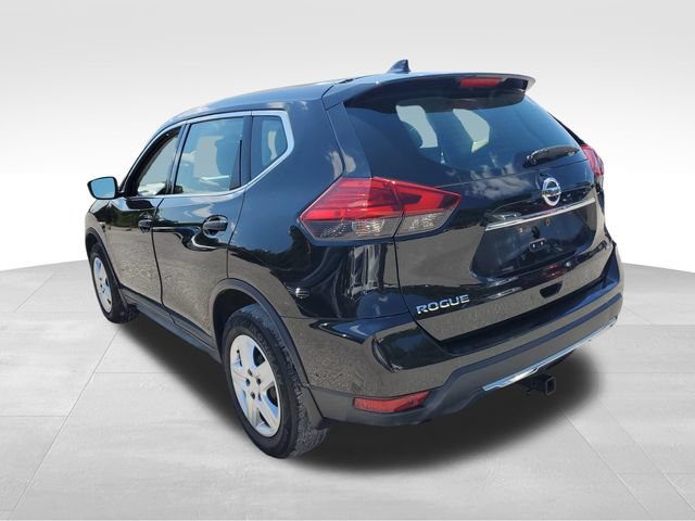 Used 2017 Nissan Rogue S AWD/4WD image 6