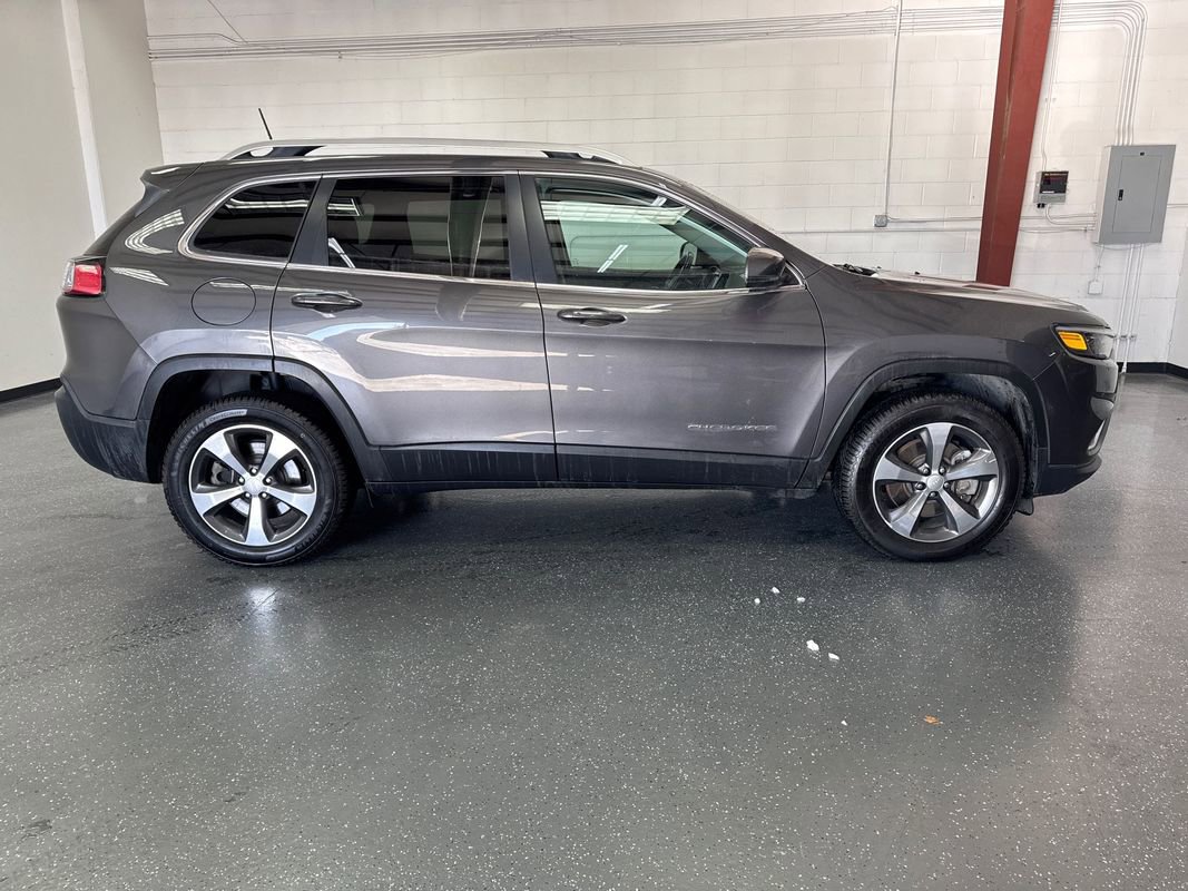 Used 2020 Jeep Cherokee Limited w/ Mopar Interior Package image 3