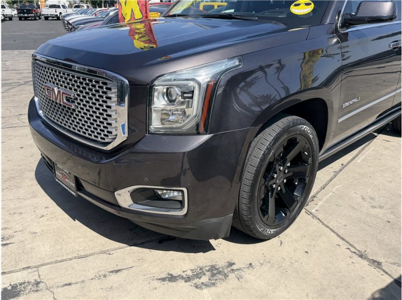 Used 2016 GMC Yukon Denali w/ Open Road Package AWD/4WD image 9
