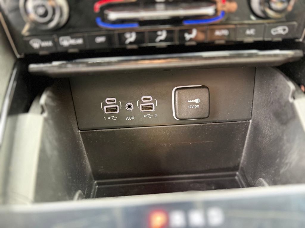 Used 2023 Jeep Grand Cherokee Laredo image 25