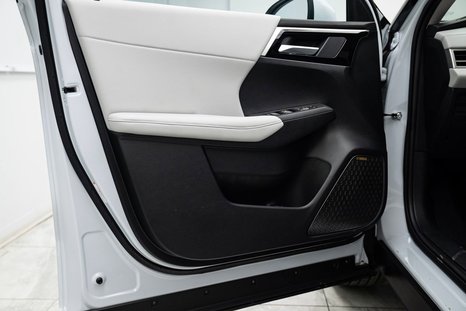 Used 2025 Mitsubishi Outlander SE image 22