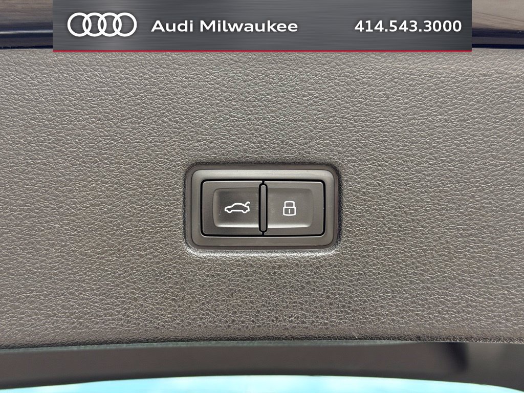 Used 2023 Audi Q8 Premium Plus w/ Premium Plus Package AWD/4WD image 39
