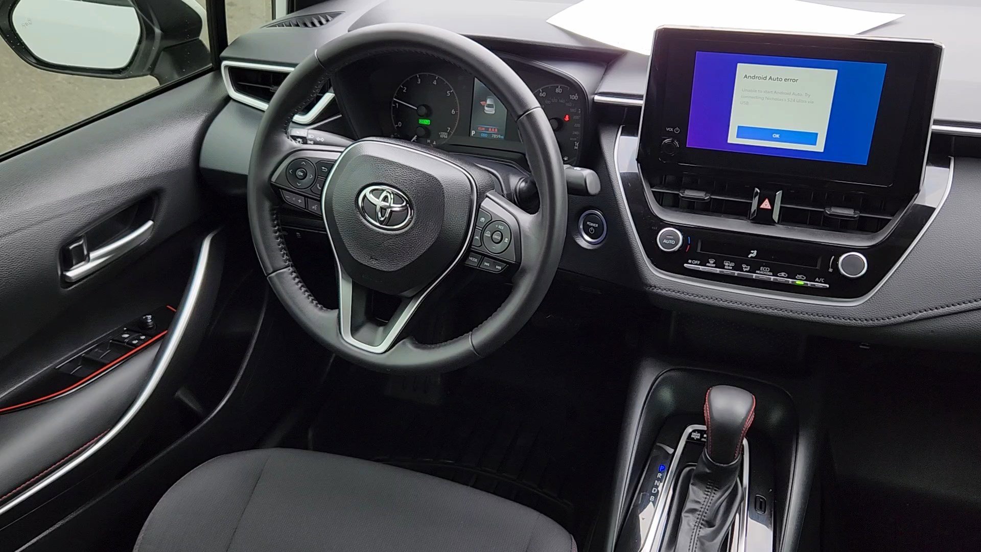 Used 2023 Toyota Corolla SE w/ SE Package image 5