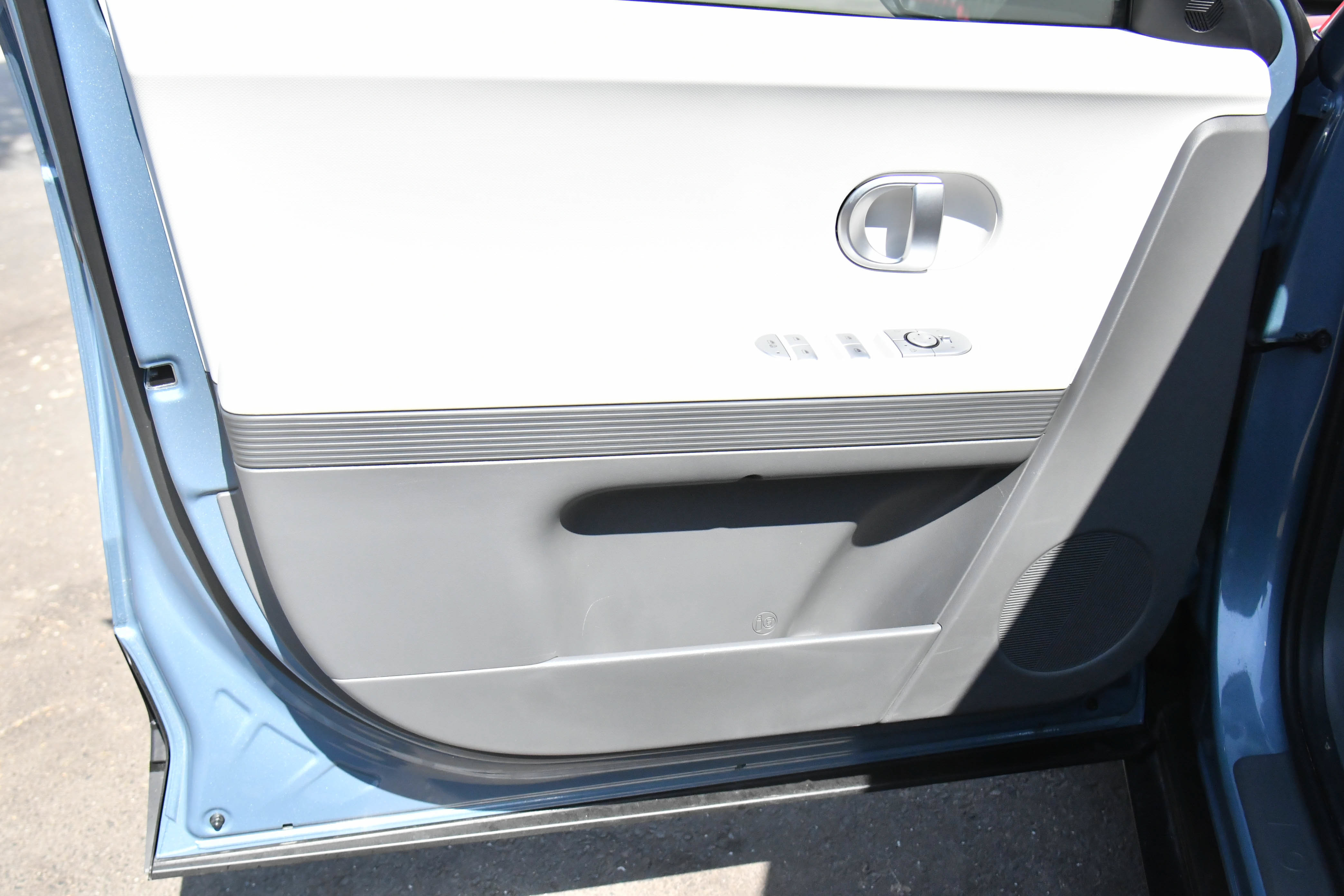 Used 2024 Hyundai Ioniq 5 SEL RWD image 14