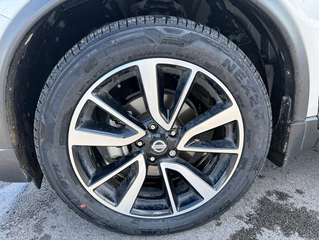 Used 2017 Nissan Rogue SL w/ SL Premium Package AWD/4WD image 9