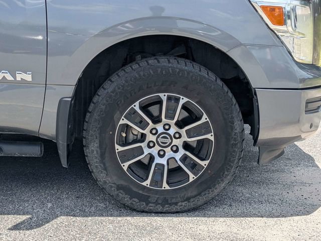 Used 2021 Nissan Titan SV w/ SV Convenience Package AWD/4WD image 12