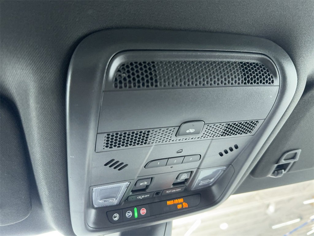 Used 2024 Cadillac XT6 Sport image 37