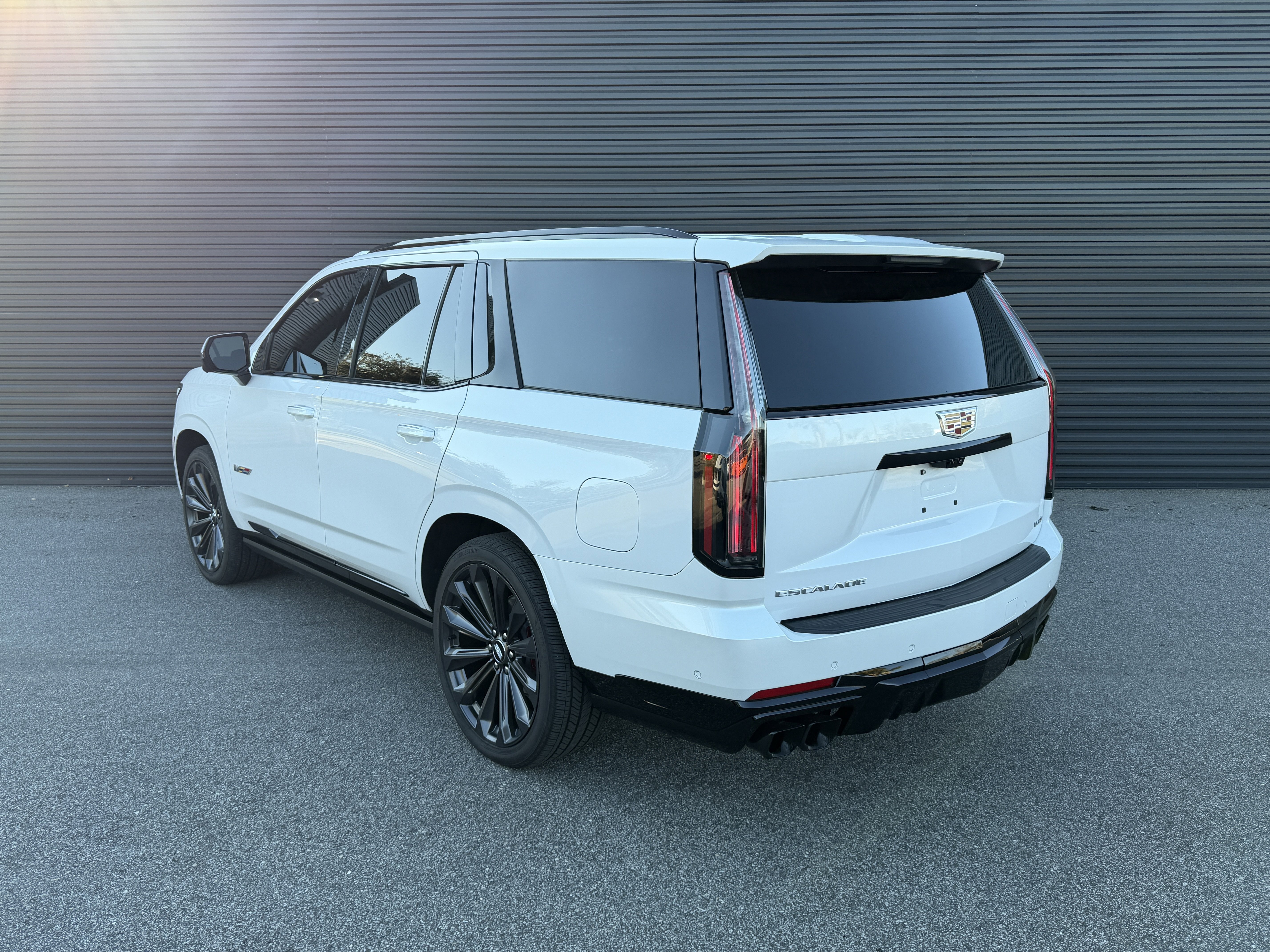 Used 2025 Cadillac Escalade V image 3