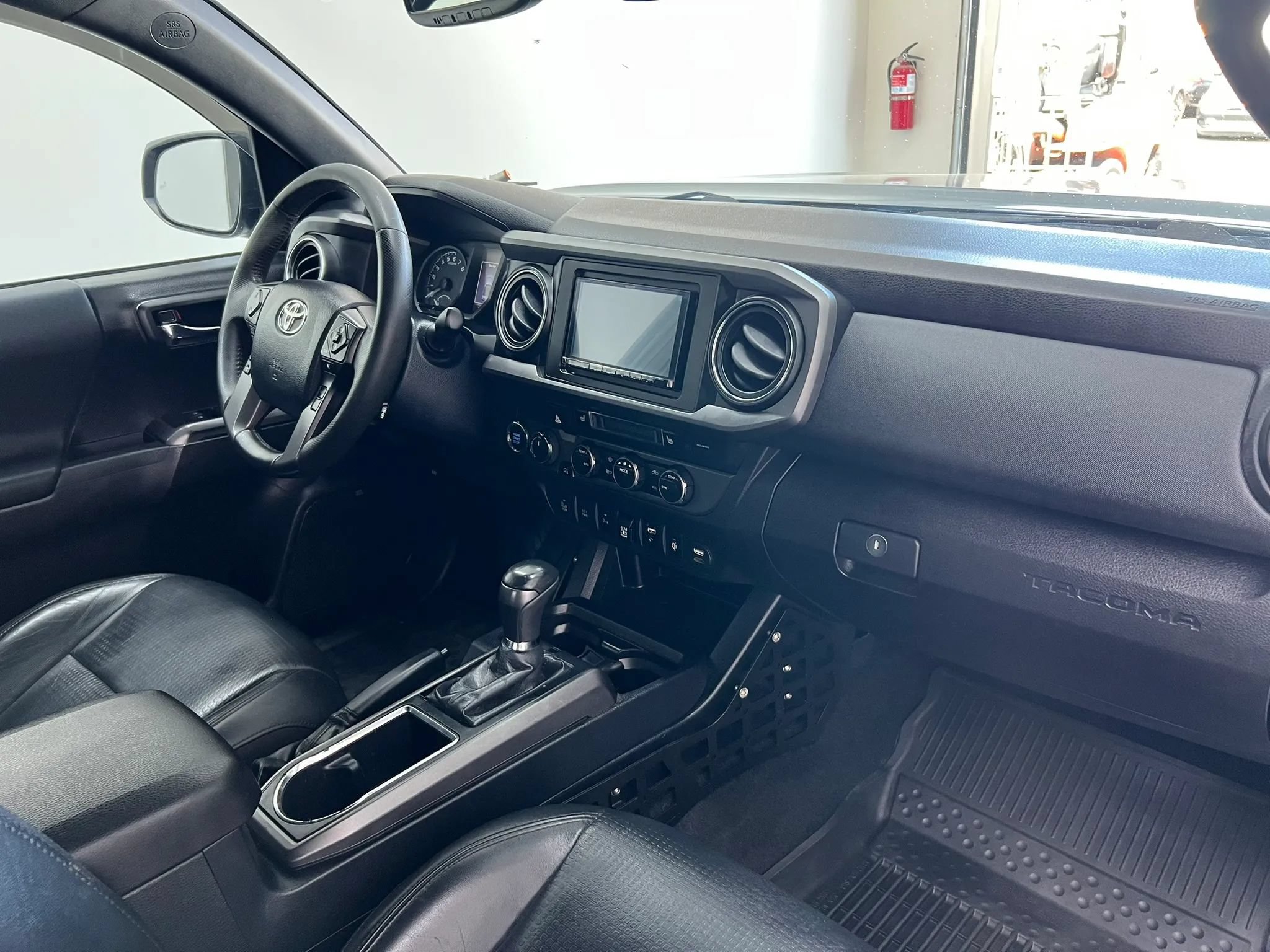 Used 2019 Toyota Tacoma TRD Off-Road AWD/4WD image 18