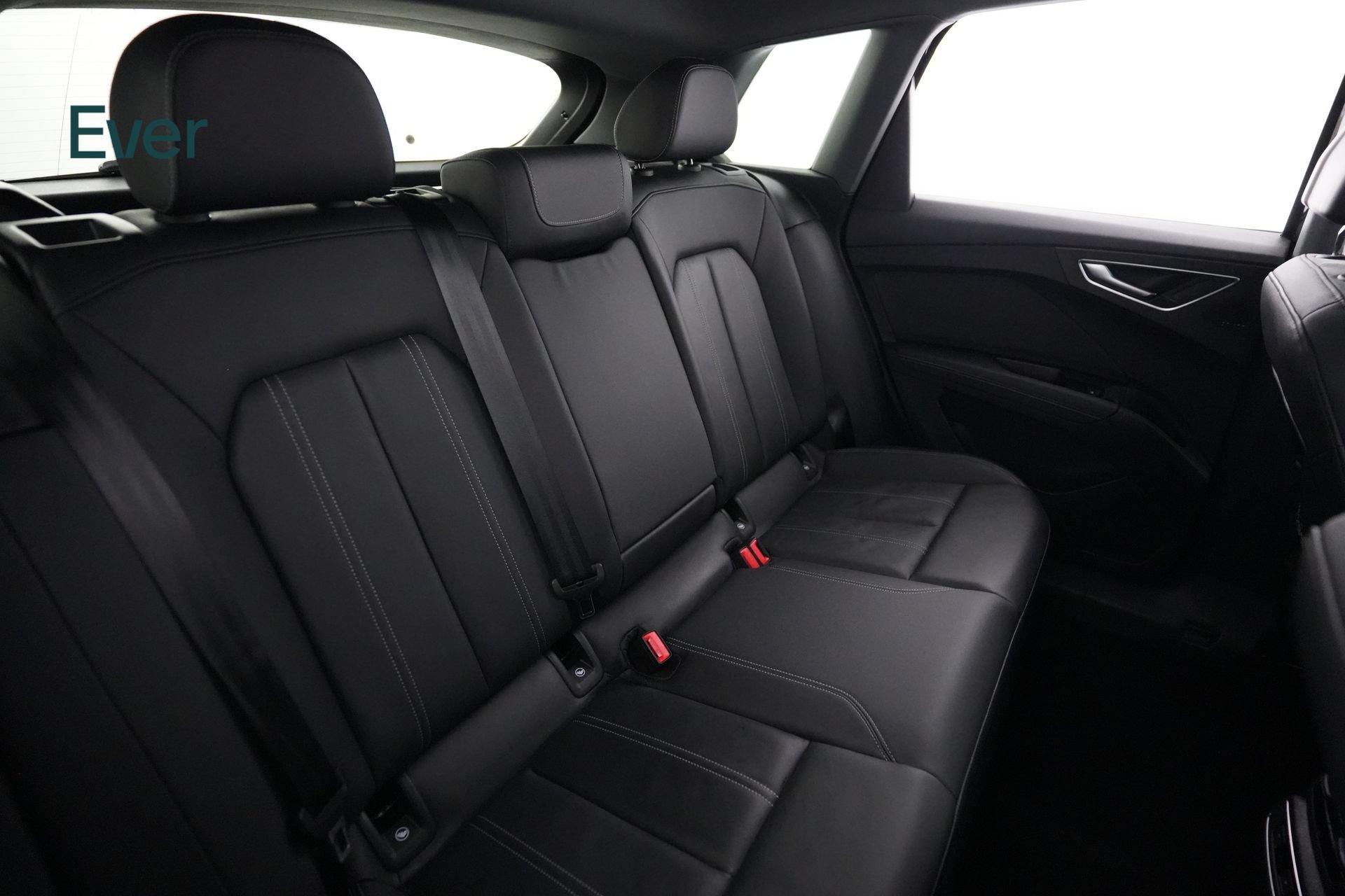 Used 2023 Audi Q4 e-tron Premium Plus w/ Premium Plus RWD image 5