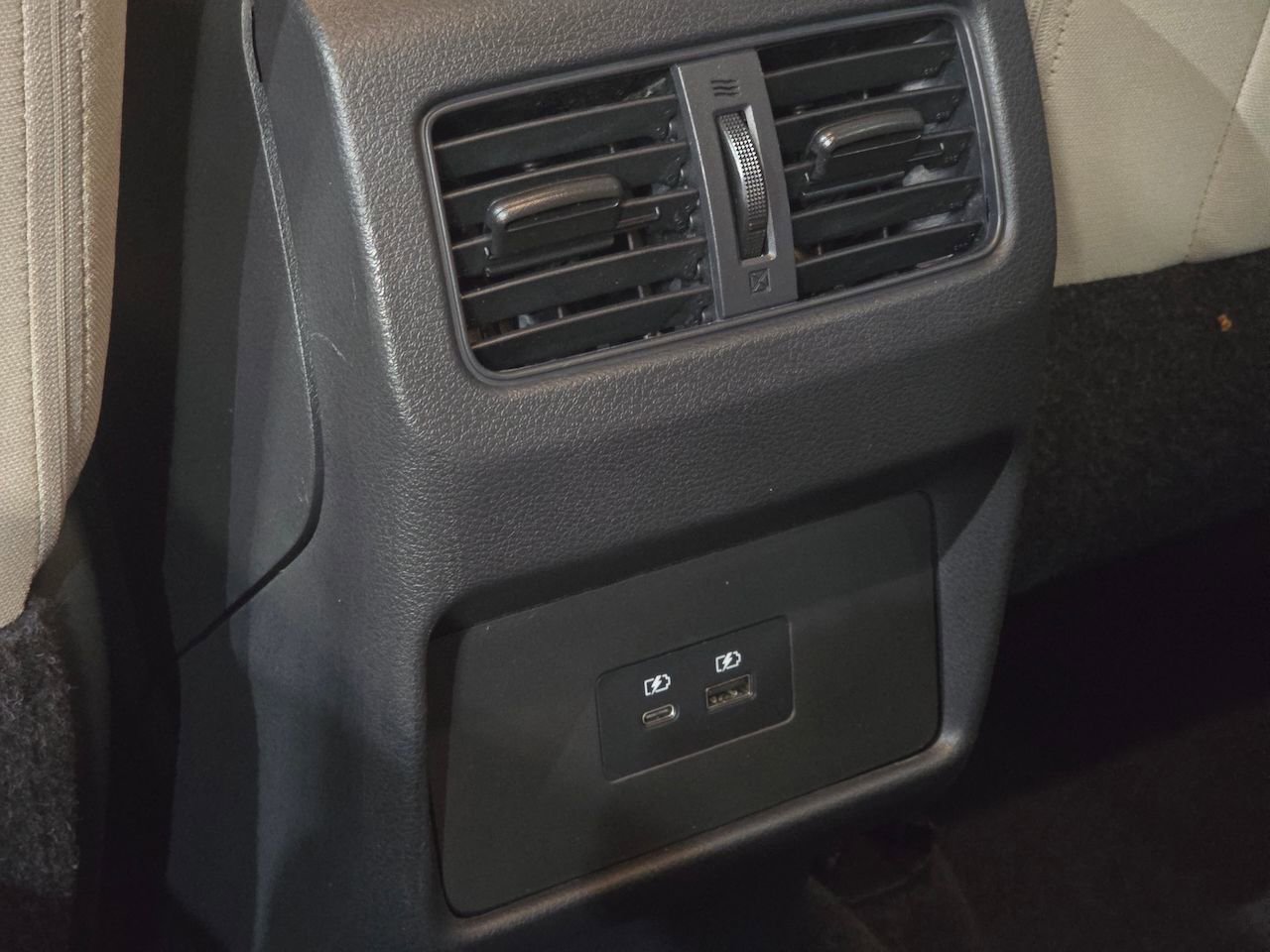 Used 2023 Nissan Rogue SV image 35