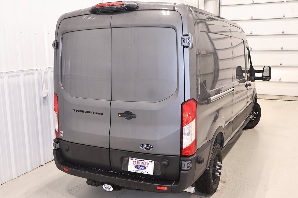 New 2026 Ford Transit 250 148 Medium Roof RWD image 30