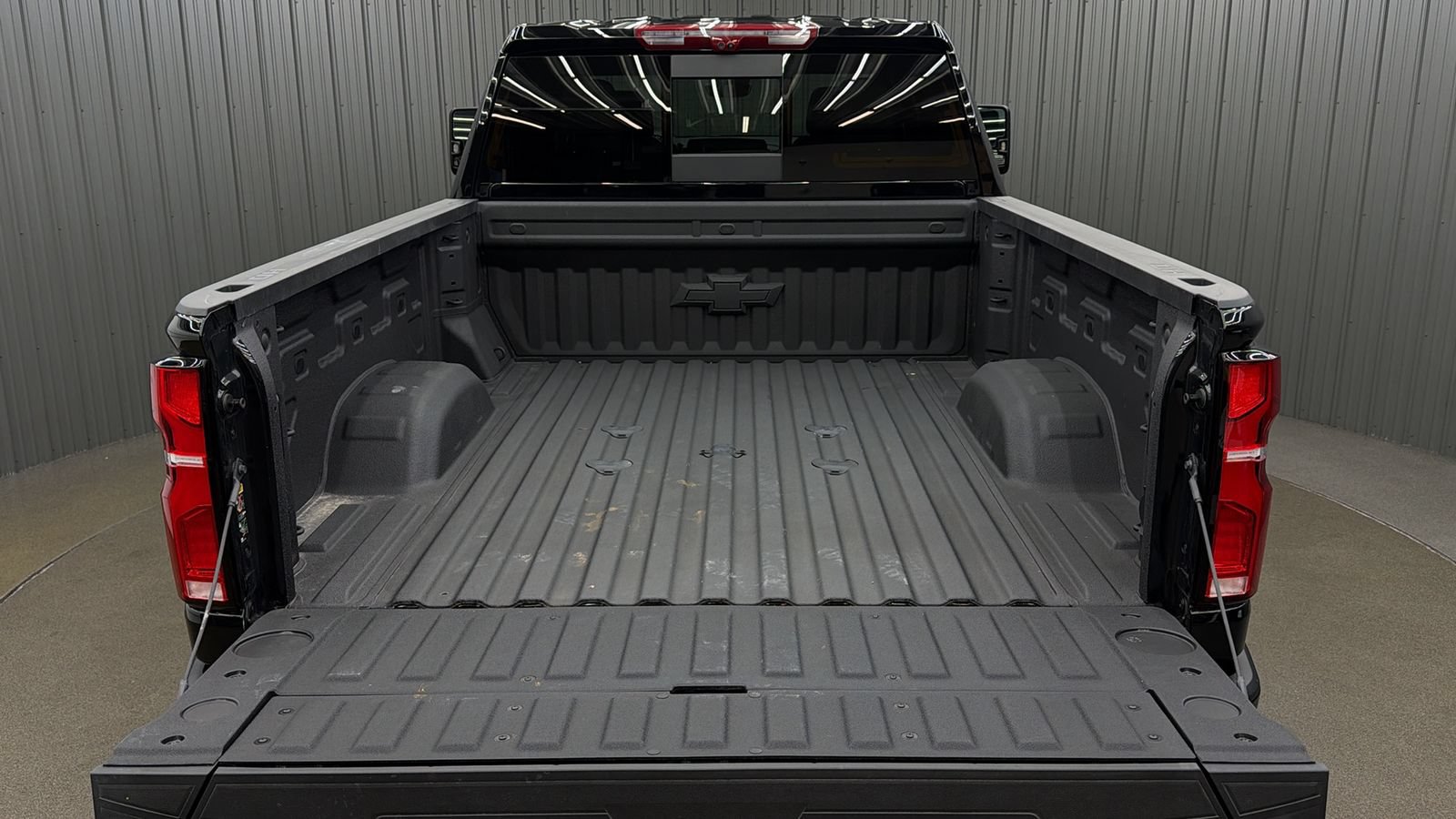 Used 2026 Chevrolet Silverado 2500 High Country w/ High Country Premium Package AWD/4WD image 17