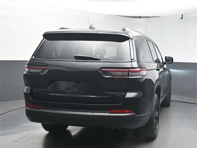 Used 2023 Jeep Grand Cherokee L Limited w/ Black Appearance Package image 7