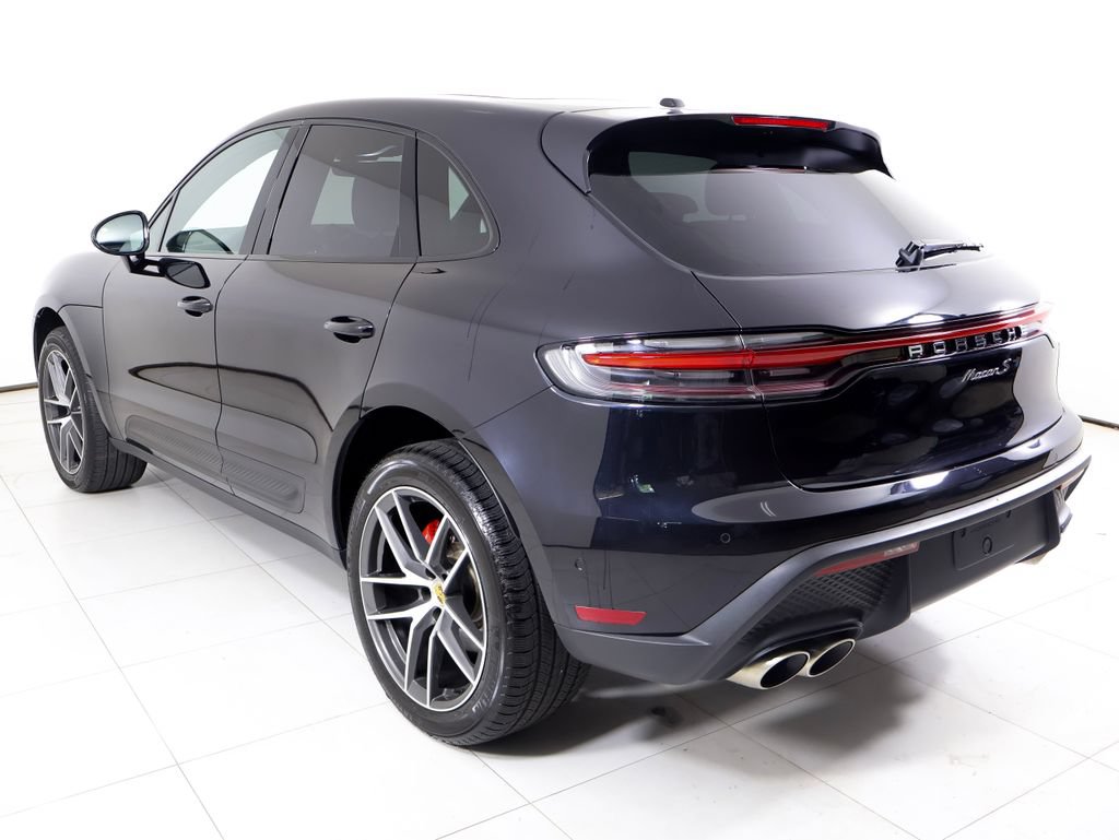 Certified 2023 Porsche Macan S AWD/4WD image 3