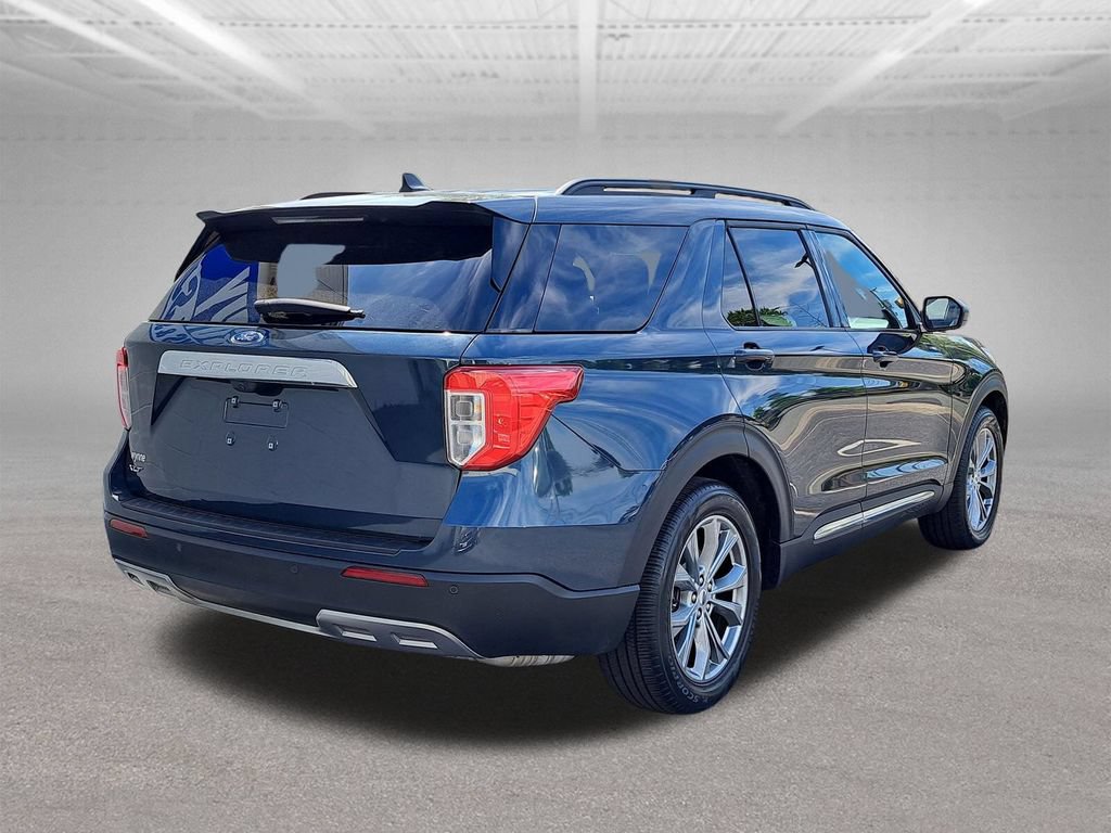 Used 2023 Ford Explorer XLT w/ Equipment Group 202A RWD image 8
