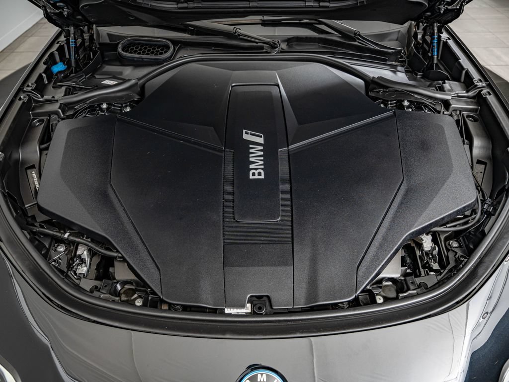 Used 2024 BMW i7 eDrive50 RWD image 43