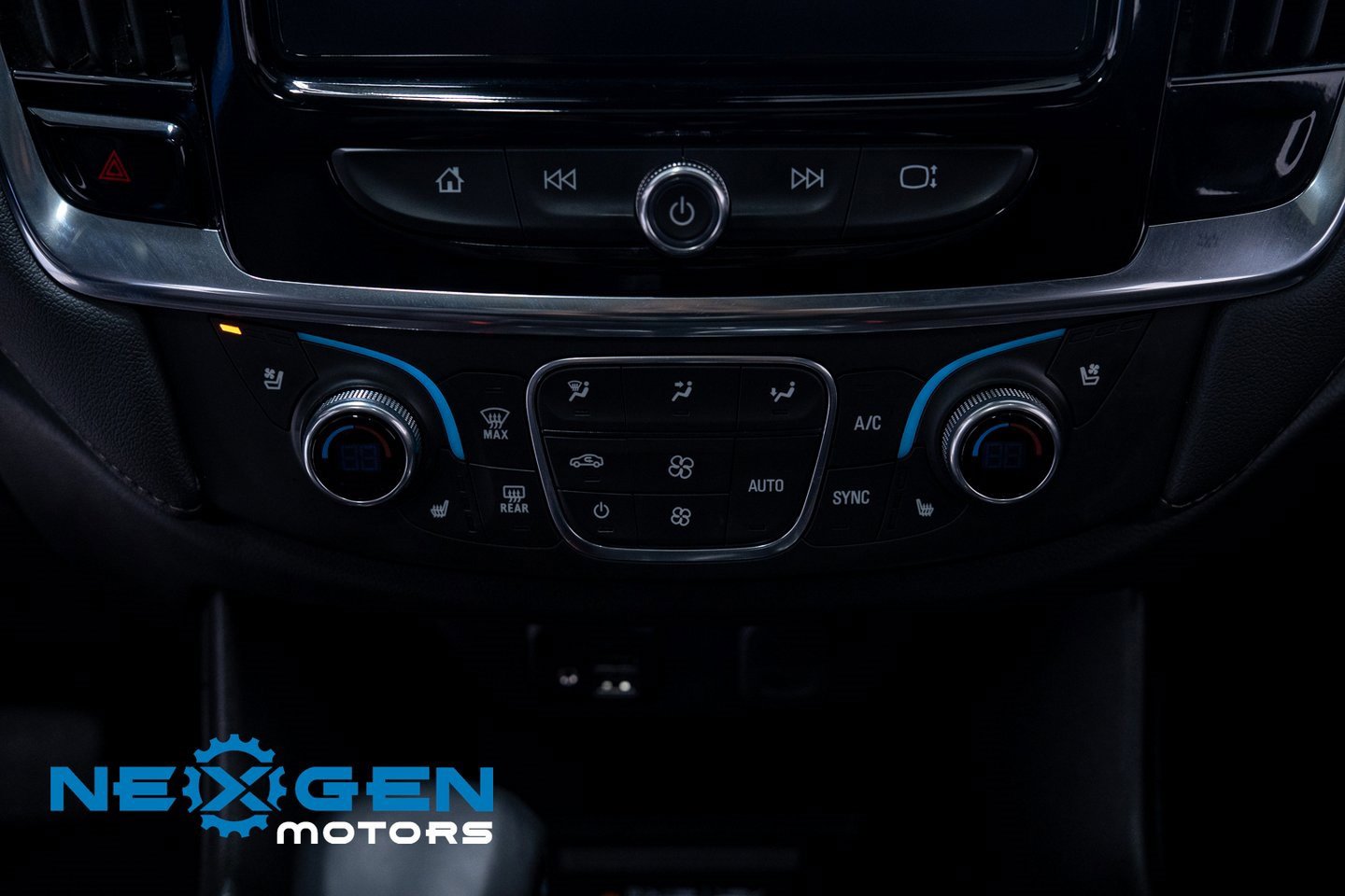 Used 2023 Chevrolet Traverse High Country image 13