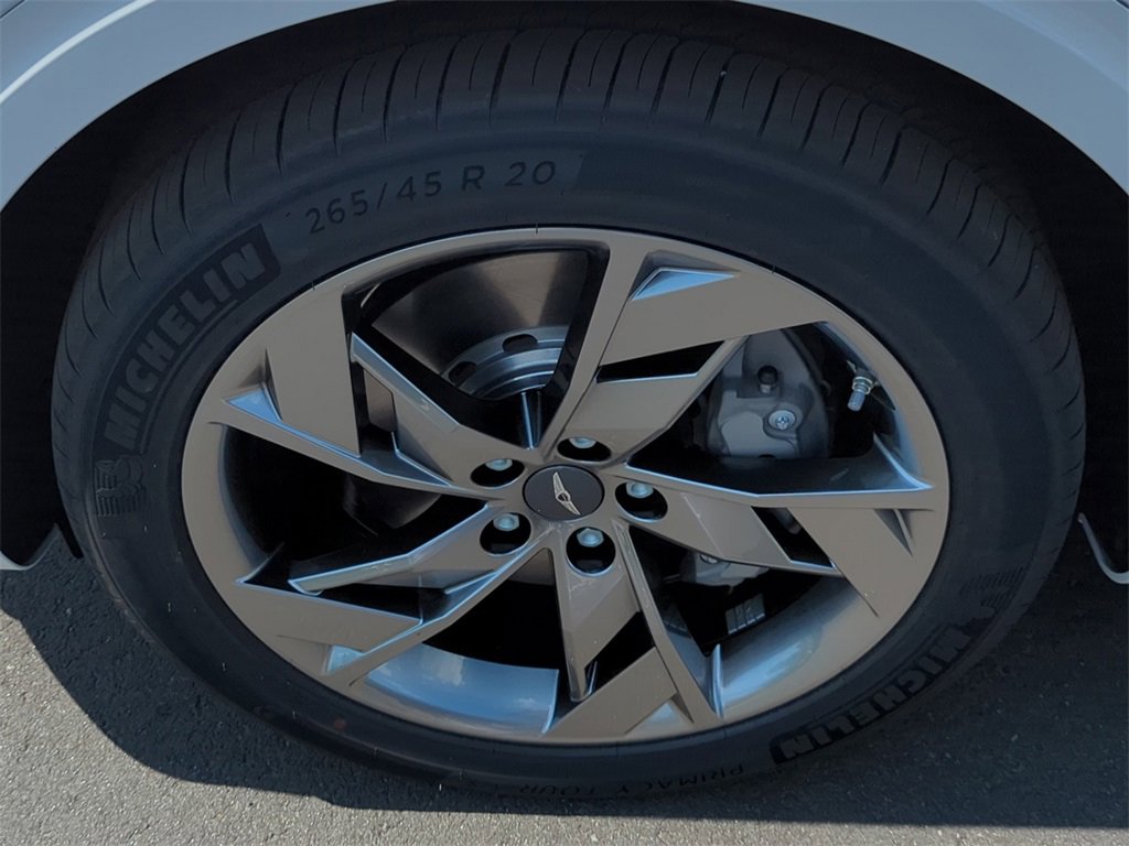 Used 2025 Genesis Electrified GV70 Advanced image 11