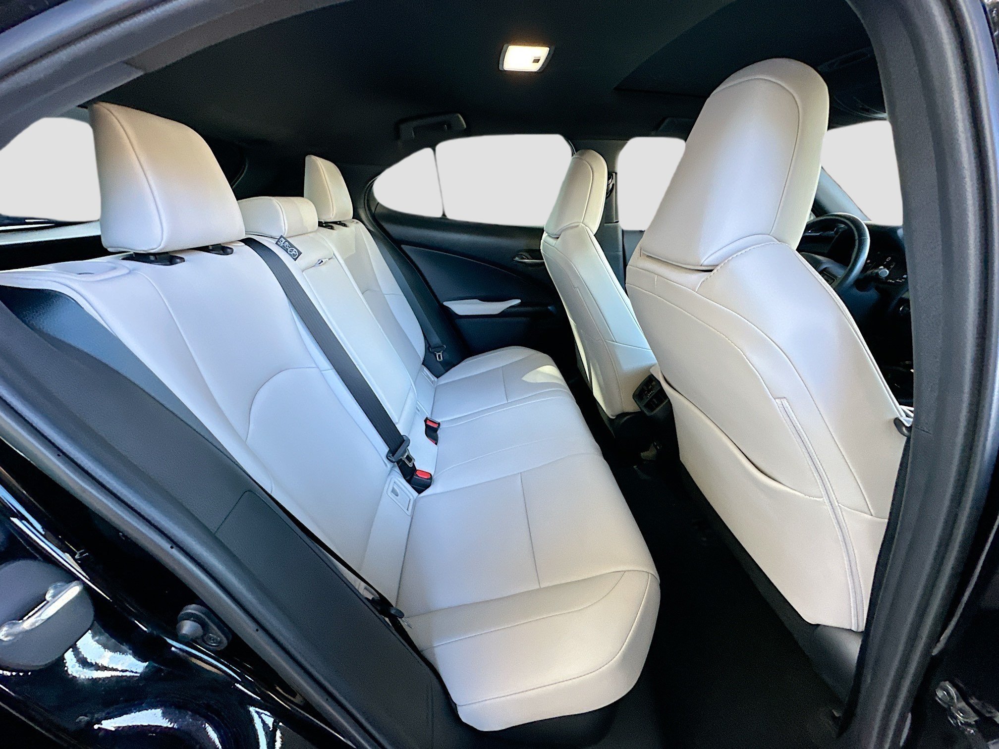 Used 2025 Lexus UX 300h FWD image 16