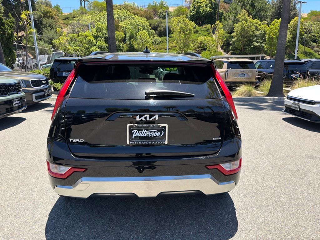 Certified 2025 Kia Niro EX Touring FWD image 6