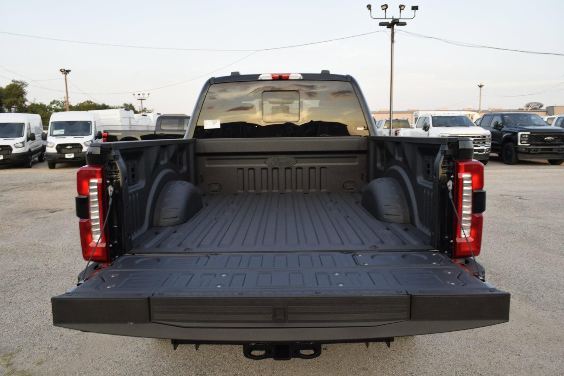 New 2026 Ford F250 Lariat w/ Black Appearance Package image 21