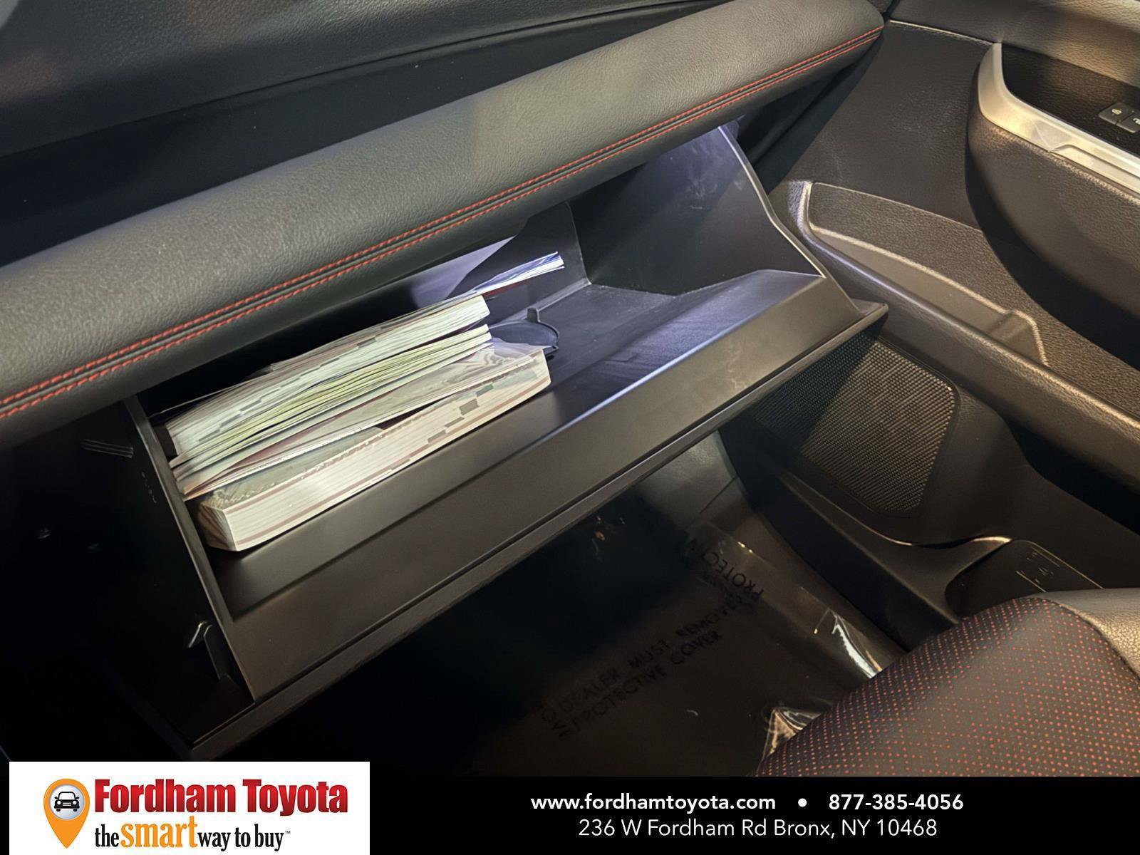 Used 2025 Toyota Sienna XSE w/ XSE Premium Package AWD/4WD image 33