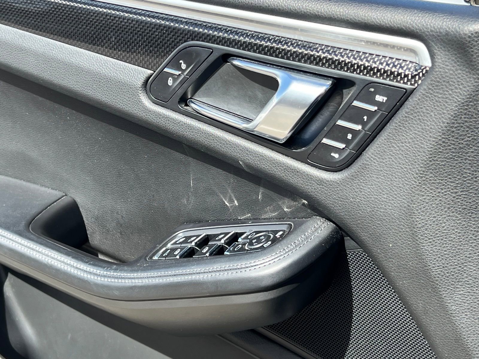 Used 2017 Porsche Macan Turbo image 32