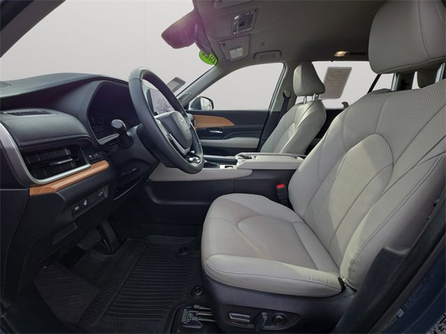 Certified 2025 Toyota Grand Highlander AWD image 10