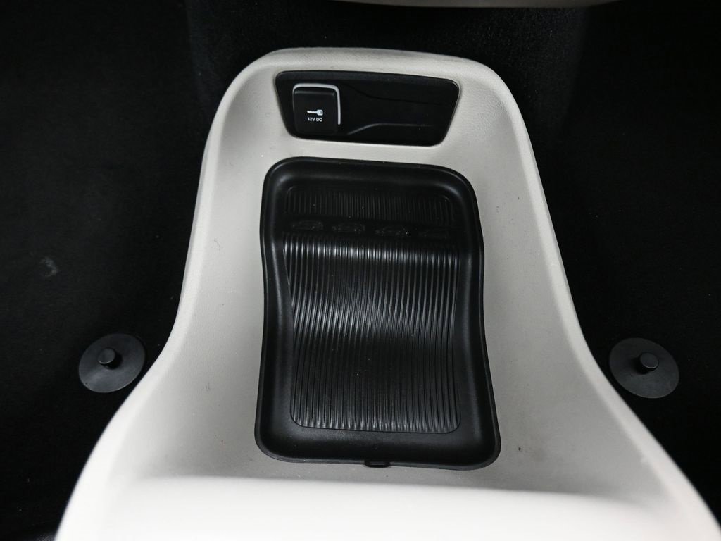 Used 2023 Chrysler Voyager LX image 25