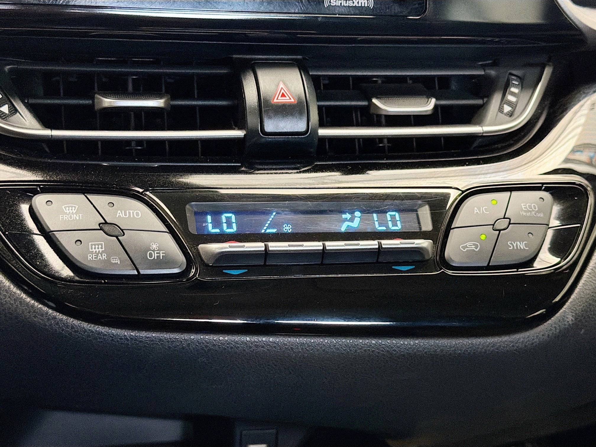 Used 2020 Toyota C-HR LE FWD image 10