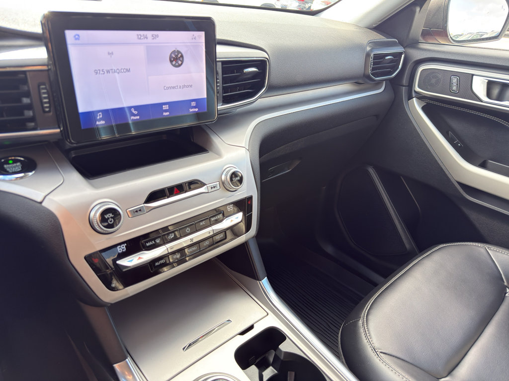 Used 2021 Ford Explorer XLT w/ Equipment Group 202A image 22