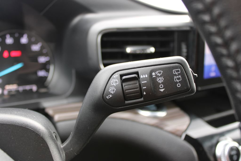 Used 2023 Ford Explorer Limited image 45