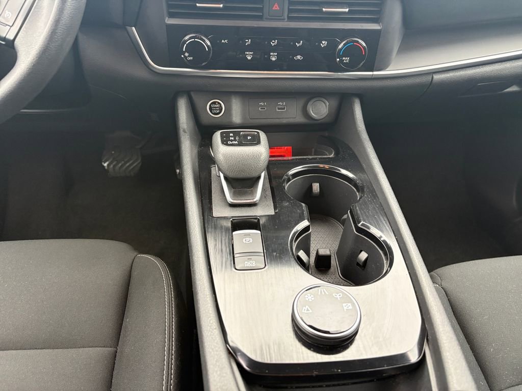 Used 2023 Nissan Rogue S image 11