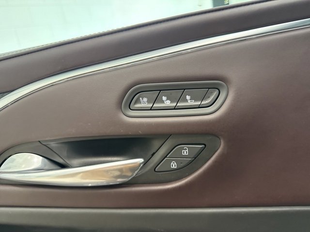 Used 2022 Cadillac Escalade Premium Luxury Platinum image 28