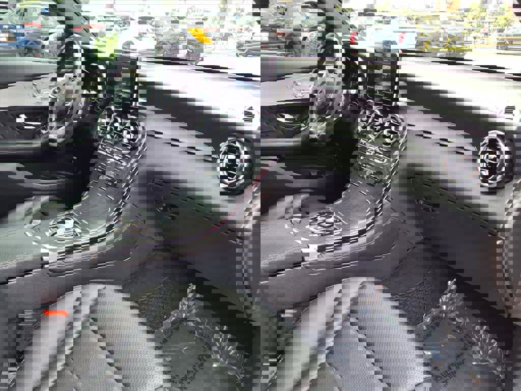 Used 2019 Mercedes-Benz GLC 300 image 24