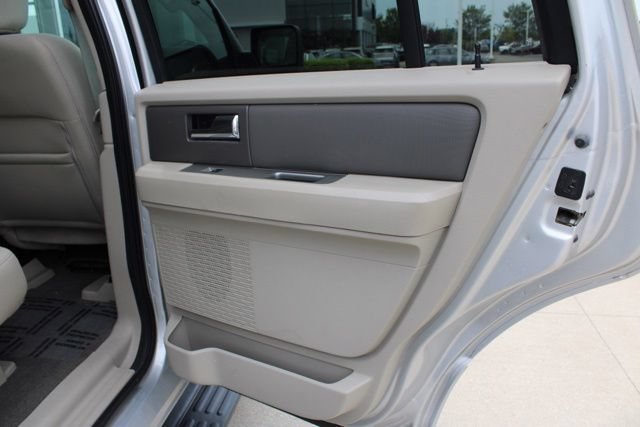 Used 2011 Ford Expedition XLT AWD/4WD image 23