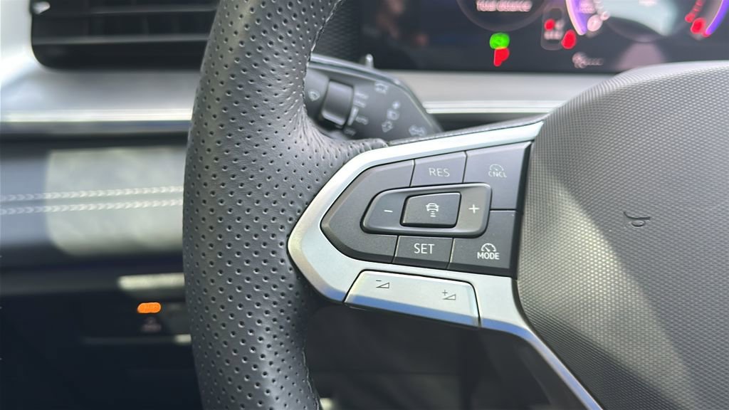 New 2026 Volkswagen Tiguan SE R-Line image 19