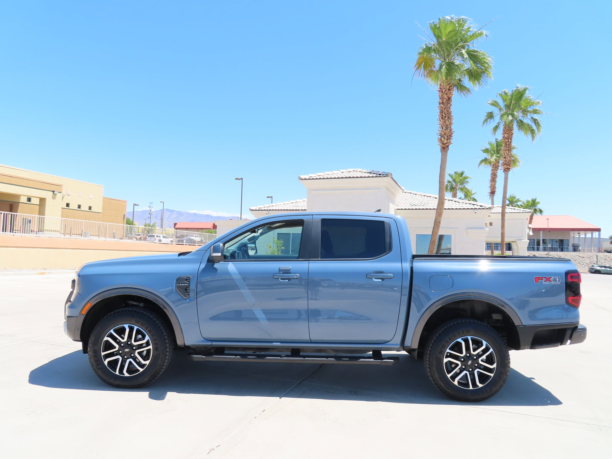 Used 2024 Ford Ranger Lariat w/ FX4 Off-Road Package AWD/4WD image 4