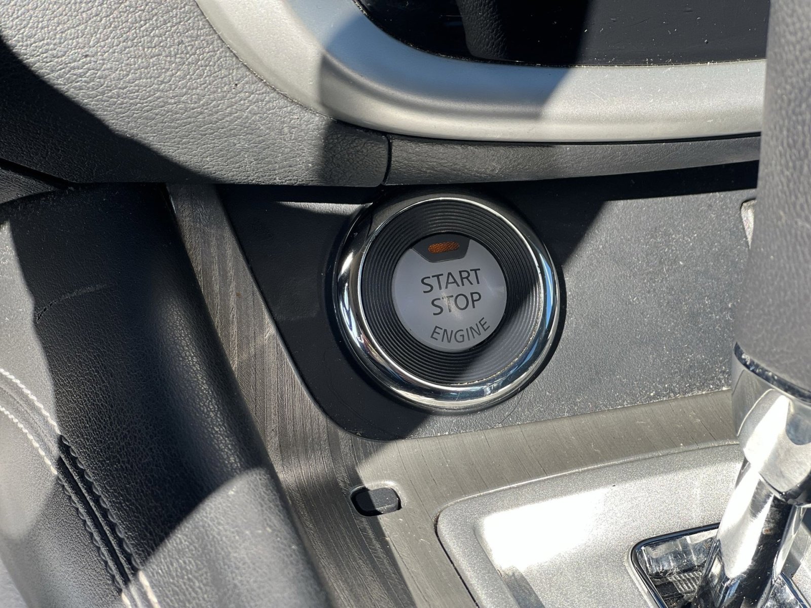 Used 2018 Nissan Murano SV w/ Premium Package image 31