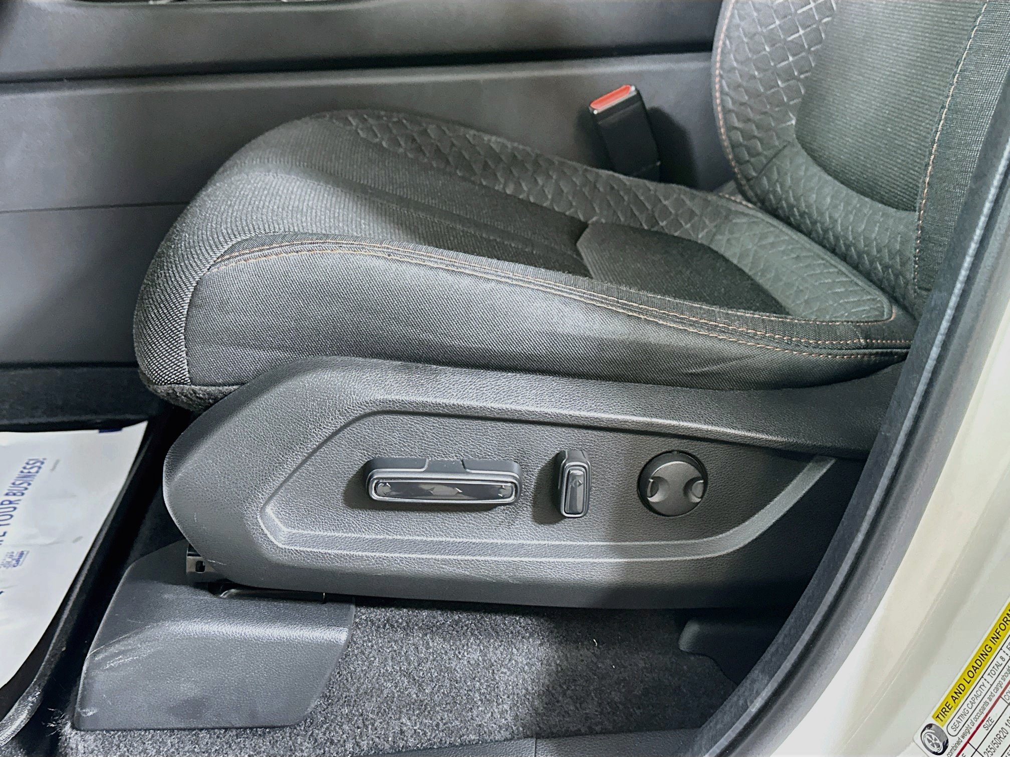Used 2025 Honda Pilot Sport image 18